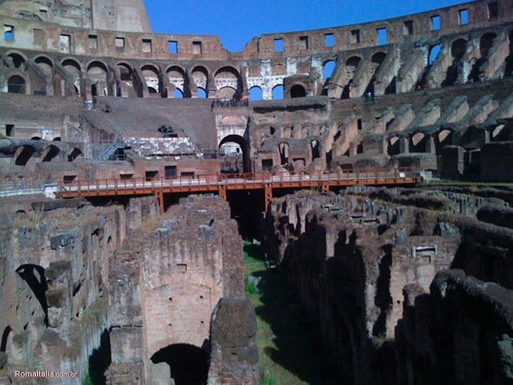 interior do Coliseu - foto de Roma