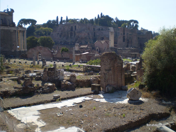 Ruínas romanas  - foto de Roma